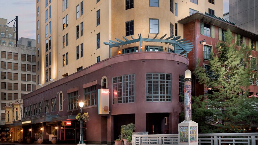 Hotel Valencia Riverwalk