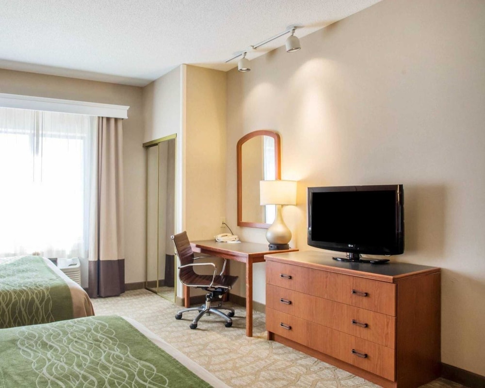 Room, Comfort Inn & Suites West Chester - North Cincinnati