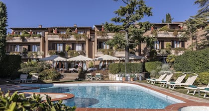 Relais Santa Chiara Hotel