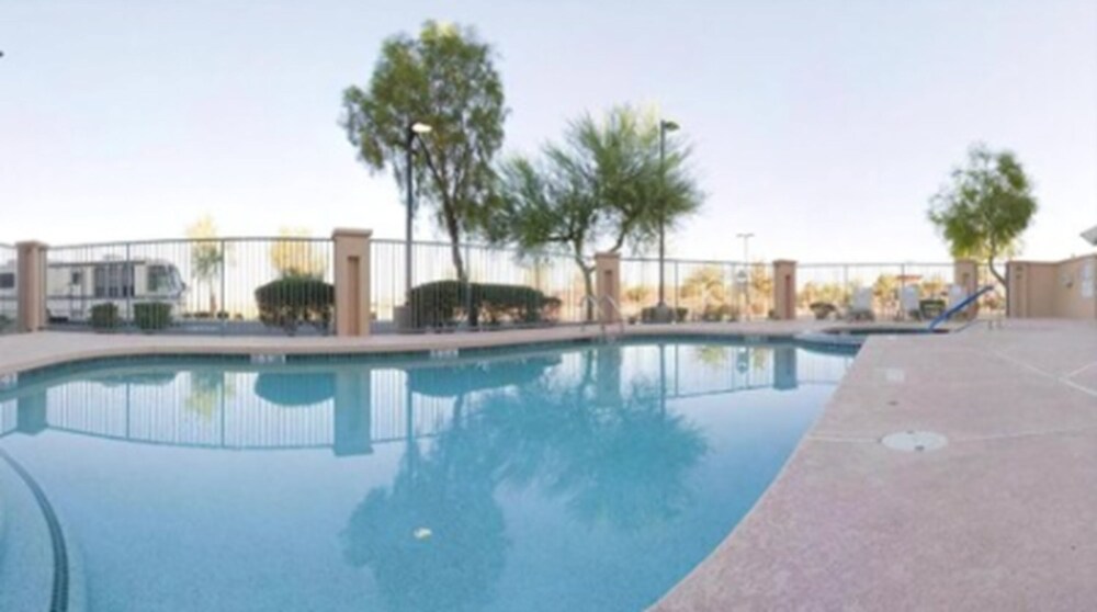 Holiday Inn Hotel Suites Goodyear, an IHG Hotel