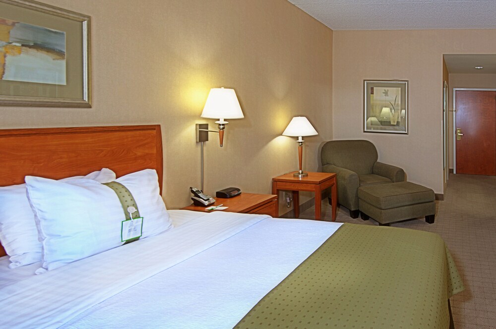 Holiday Inn Hotel Suites Goodyear, an IHG Hotel