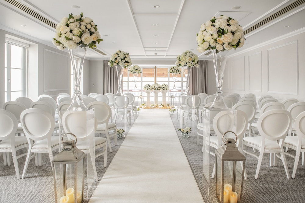 Indoor wedding, Thorpe Park Hotel and Spa