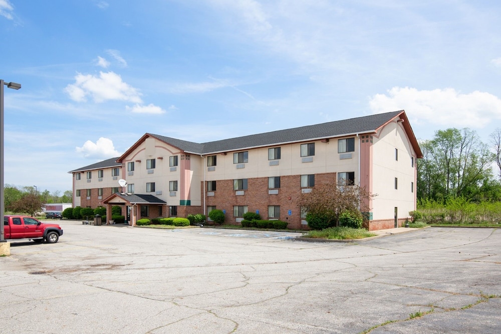 Exterior, OYO Hotel Portage I-94