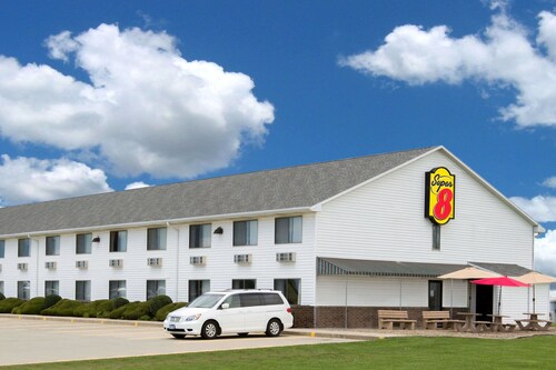 Great Place to stay Super 8 by Wyndham Bethany MO near Bethany 