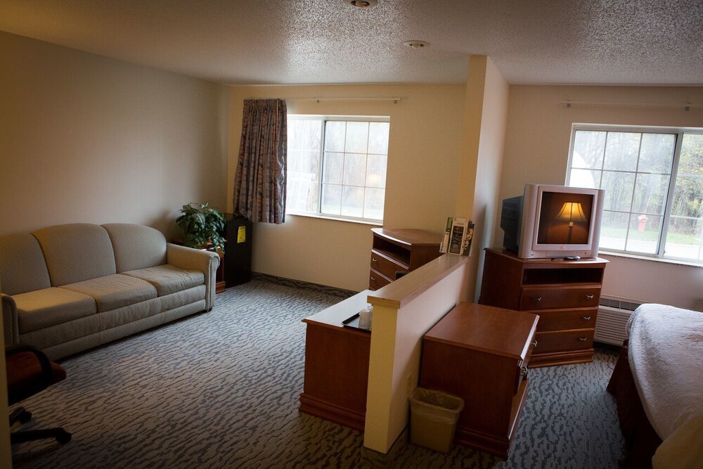 Regency Inn and Suites, Anoka