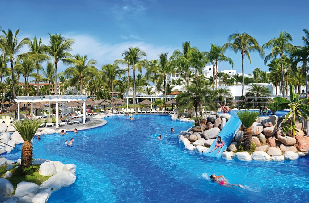 Outdoor pool, Riu Jalisco All Inclusive