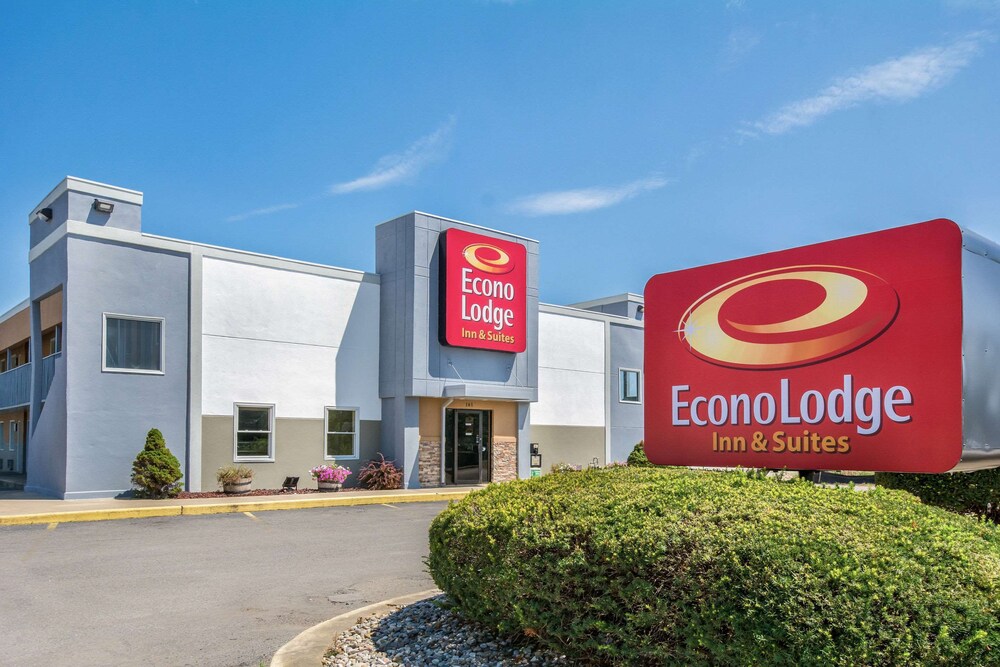 Econo Lodge Inn & Suites