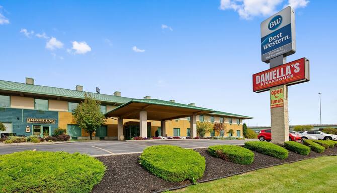 Hotel In Saint Ignace Best Western Harbour Pointe Lakefront