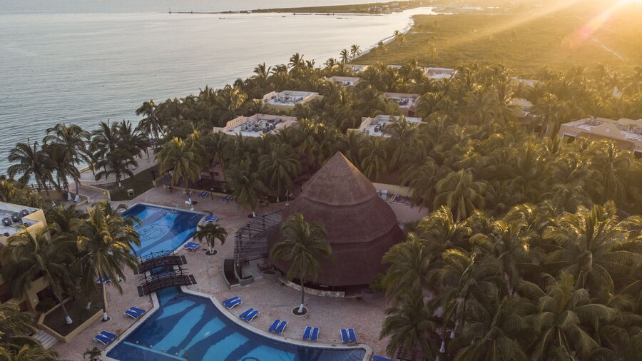 Reef Yucatan All Inclusive Hotel and Convention Center