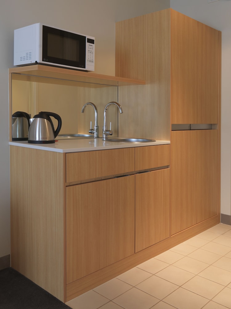 Private kitchenette, Mercure Melbourne Southbank