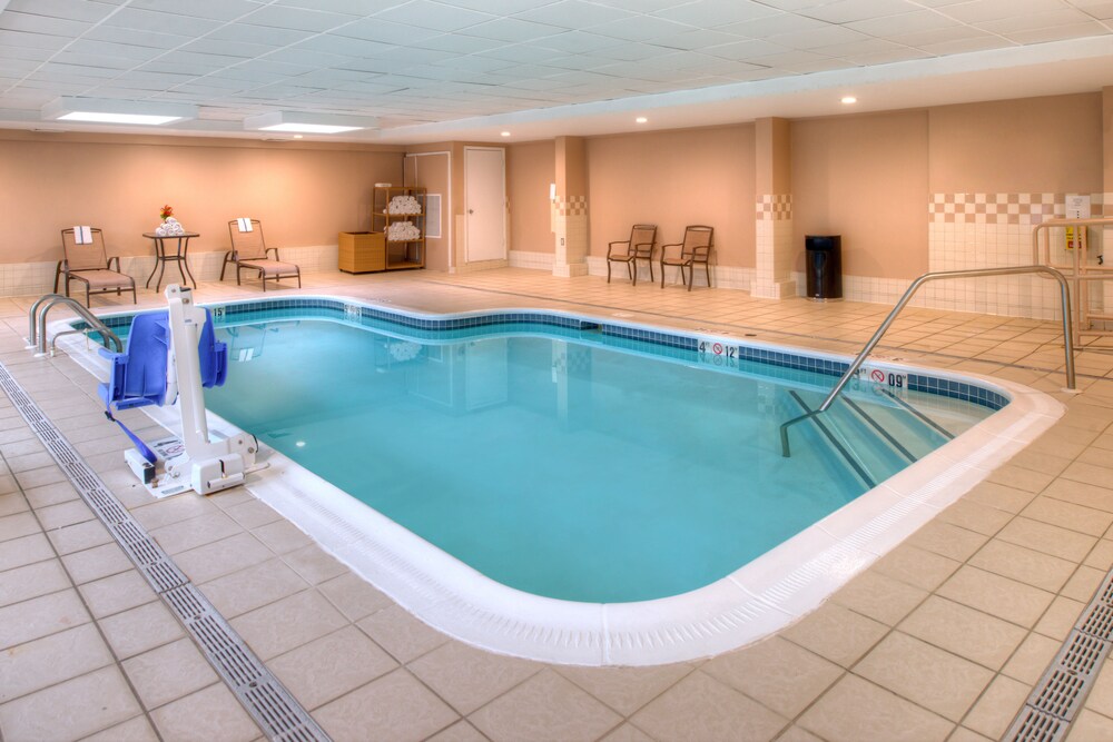 Pool, Holiday Inn Belcamp - Aberdeen Area, an IHG Hotel