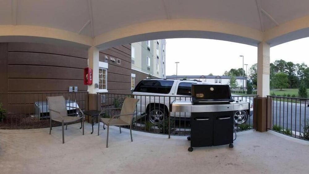 BBQ/picnic area, Candlewood Suites New Bern, an IHG Hotel