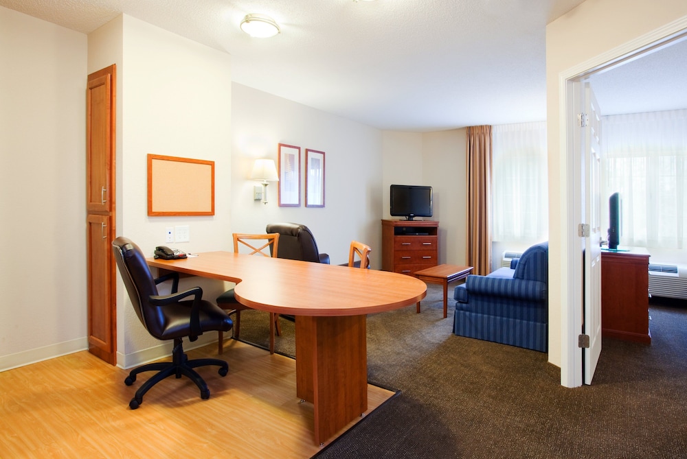 Candlewood Suites New Bern, an IHG Hotel