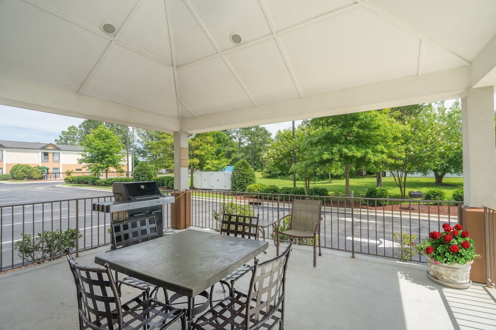 Balcony, Candlewood Suites New Bern, an IHG Hotel