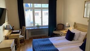 Minibar, desk, free WiFi, bed sheets