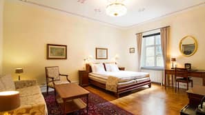 Minibar, desk, free WiFi, bed sheets
