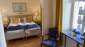 Minibar, desk, free WiFi, bed sheets