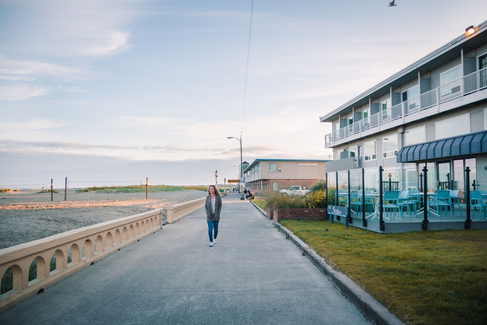 Seashore Inn on the Beach