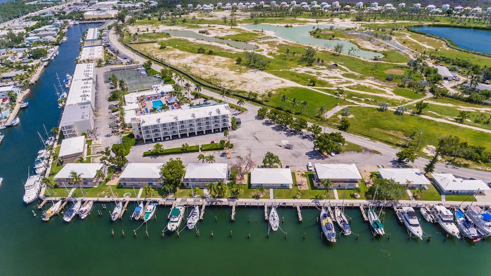 Skipjack Resort & Marina