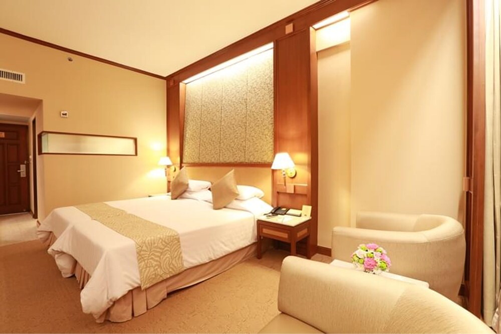 Asia Hotel Bangkok Sha Plus In Bangkok Hotel Rates Reviews On Orbitz