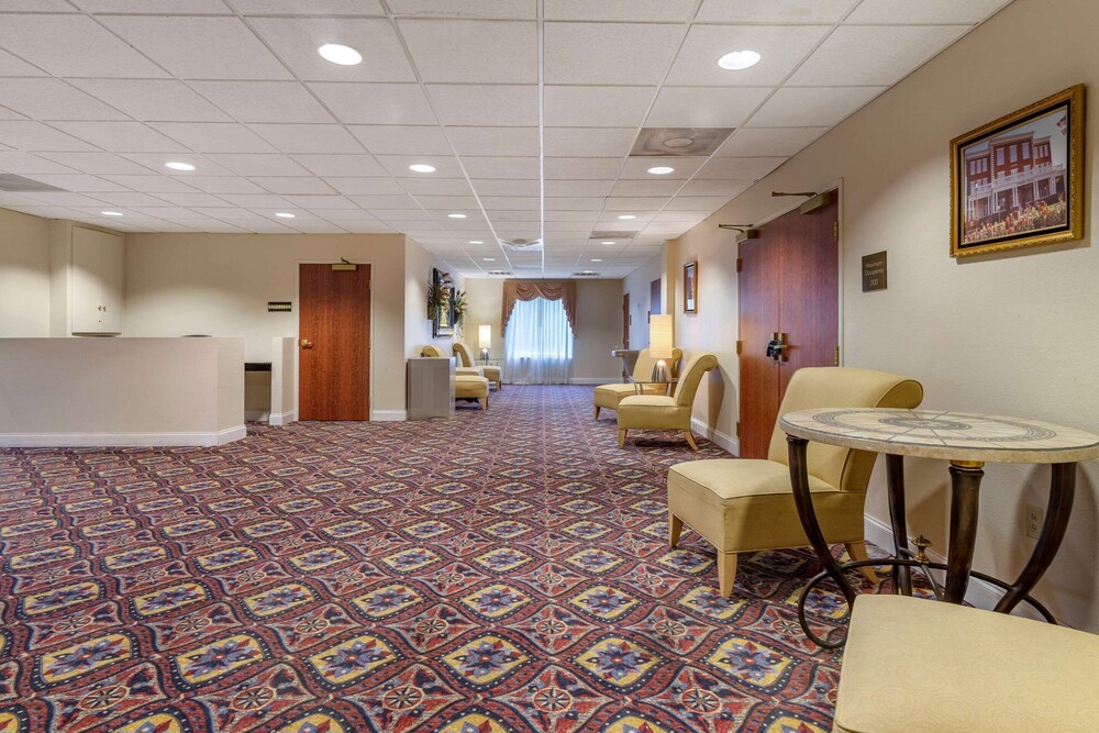 Lobby, Comfort Inn & Suites Statesboro - University Area