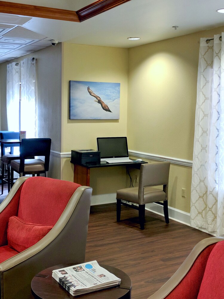 Comfort Inn & Suites Statesboro - University Area