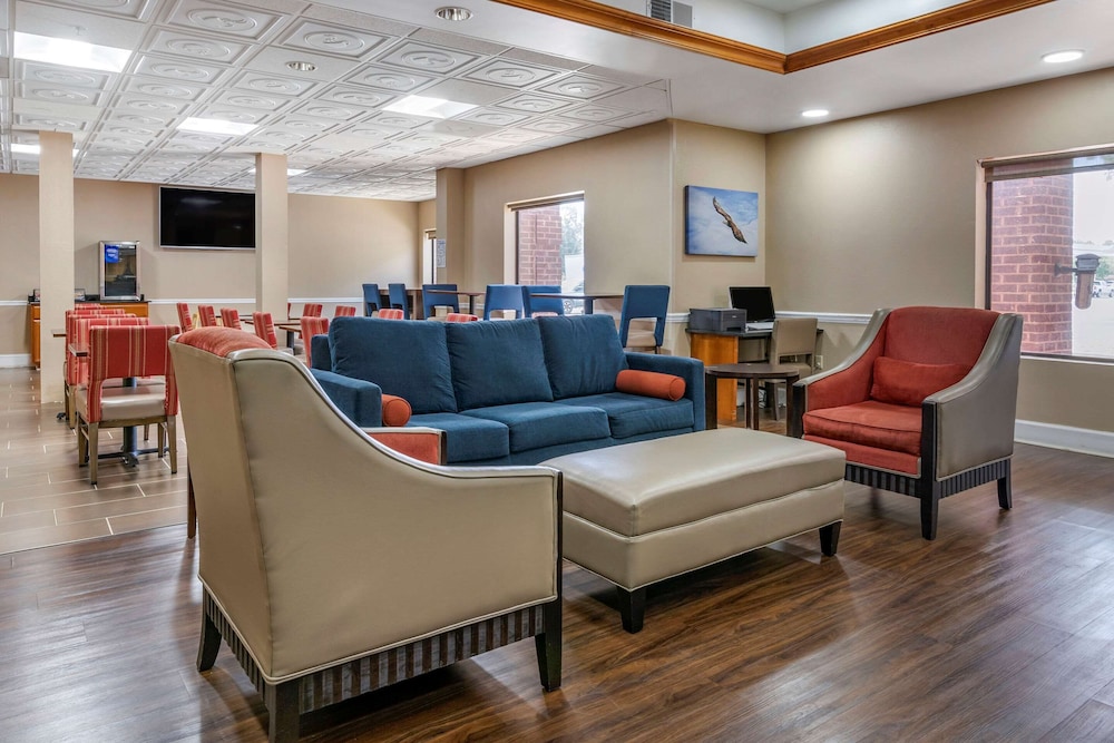 Lobby, Comfort Inn & Suites Statesboro - University Area