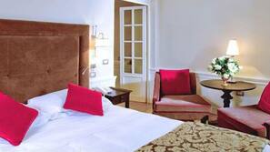 Minibar, in-room safe, free WiFi