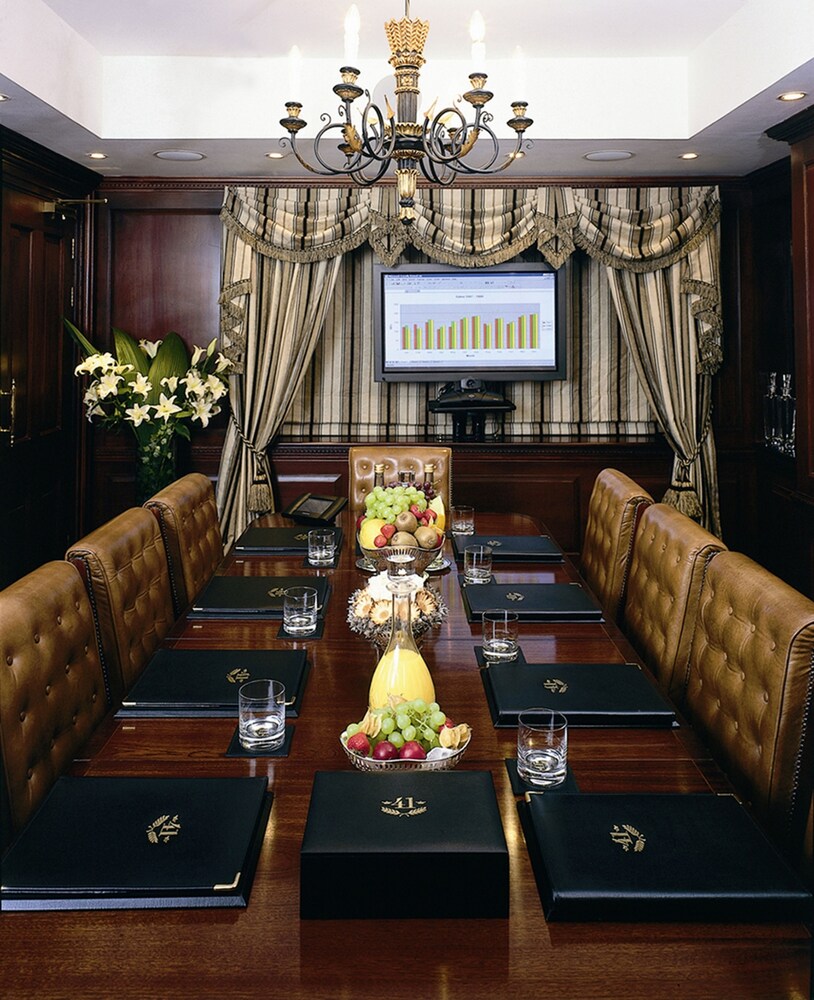 Hotel 41