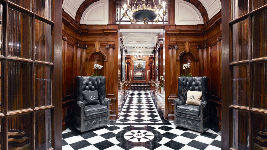 Hotel 41