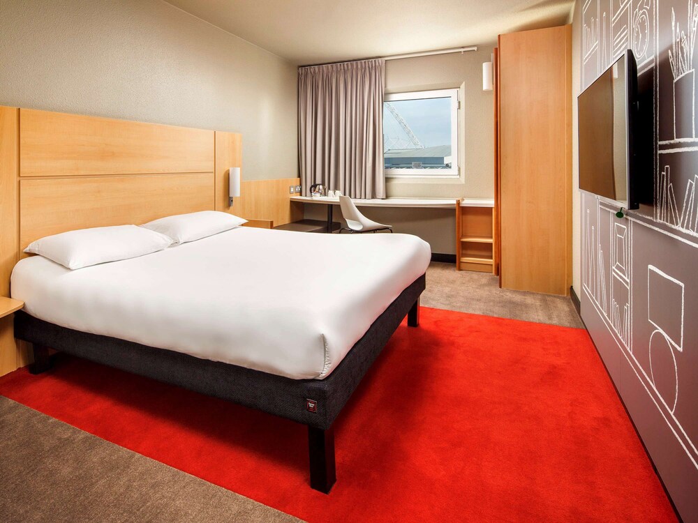 Room, ibis London Wembley