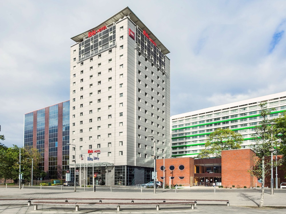 Exterior, ibis London Wembley