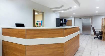 Microtel INN & Suites BY Wyndham Brunswick North