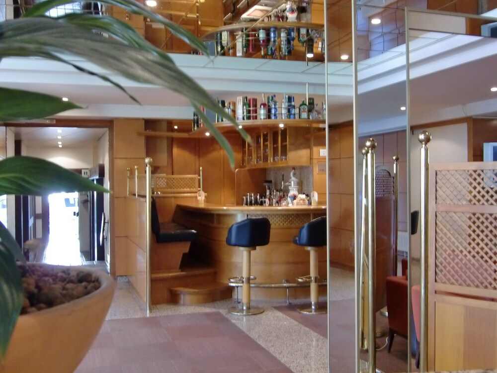 德尔卡瓦尔特国会酒店