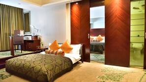 Minibar, in-room safe, desk, laptop workspace