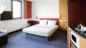 Premium bedding, in-room safe, desk, soundproofing