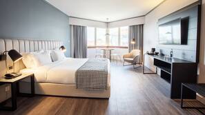 Minibar, caja fuerte, cortinas opacas y sistema de insonorización