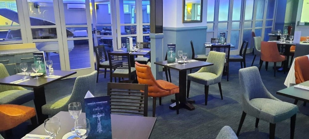 Restaurant, Suncliff Hotel - OCEANA COLLECTION