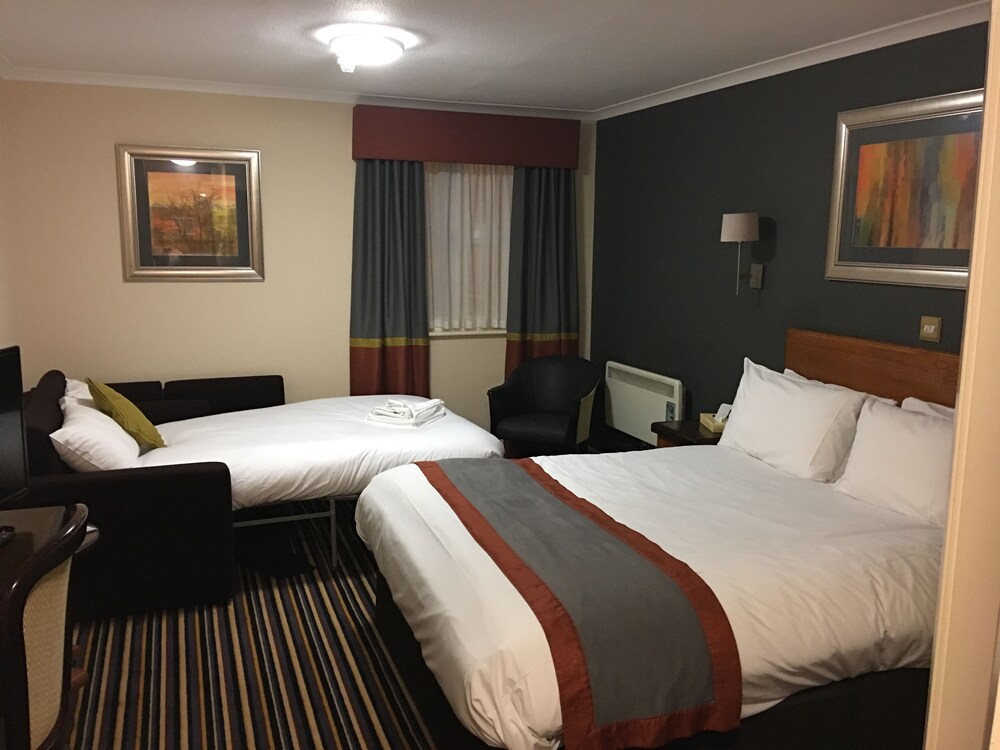 Weathervane Hotel by Greene King Inns Reviews, Photos & Rates