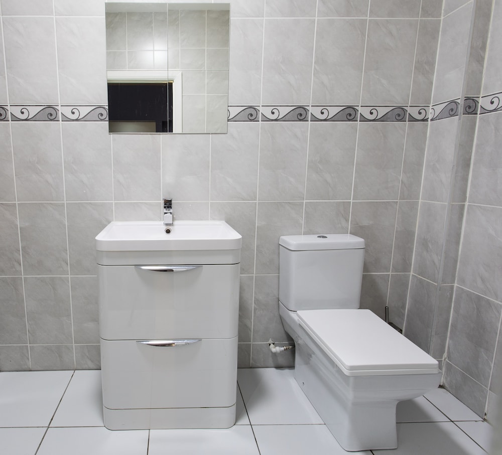 Bathroom, High Bank Hotel