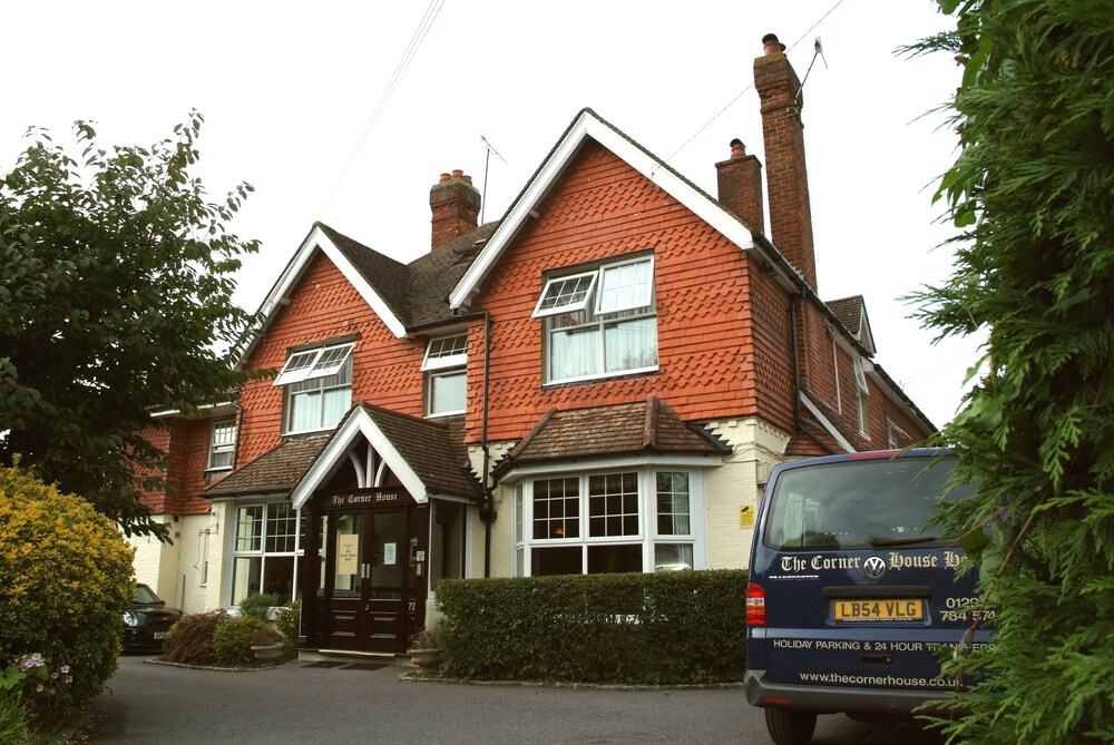 The Corner House Hotel Gatwick