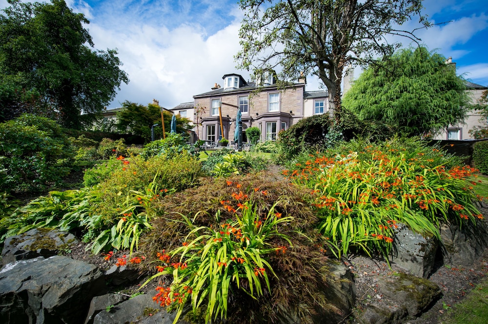 Garden, Parklands Hotel