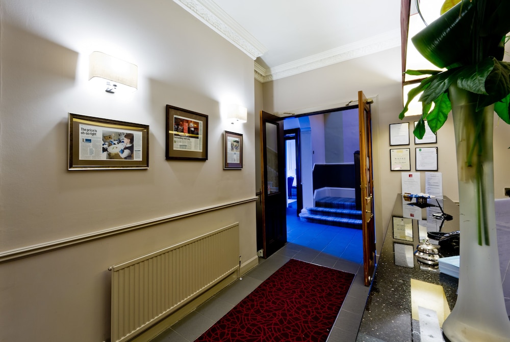 Hallway, Parklands Hotel