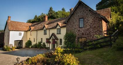 Castle of Comfort Hotel & Restaurant