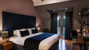 1 bedroom, premium bedding, in-room safe, desk