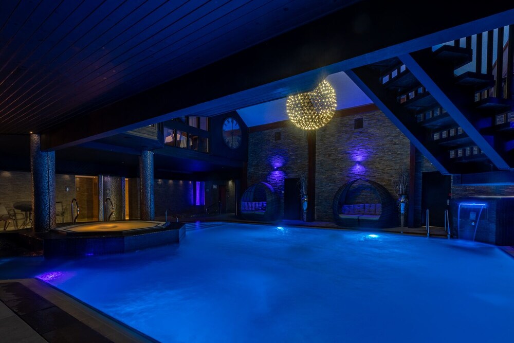 Indoor pool, Lakes Hotel and Spa