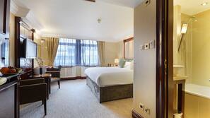 In-room safe, desk, iron/ironing board, free wired internet
