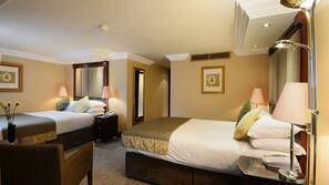 In-room safe, desk, iron/ironing board, free wired internet