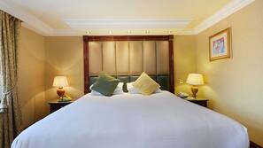 In-room safe, desk, iron/ironing board, free wired internet