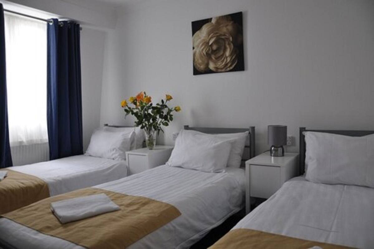 Meridiana London 21 Updated Prices Expedia Co Uk